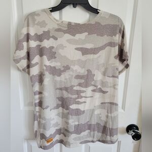 Simply Southern Women's Gray Camo Twist Open Back Tee Size Medium